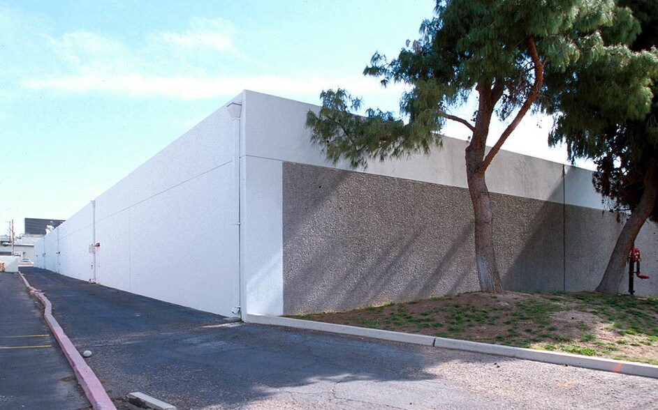 More Photos Of 2141 S Industrial Park Ave, Tempe Warehouse For Lease