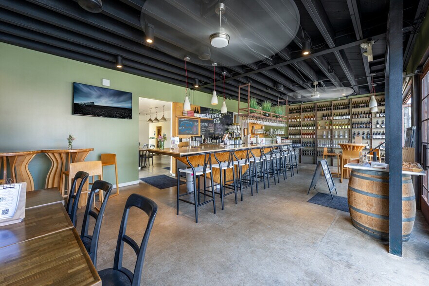 More Photos Of 2130 India St, San Diego Storefront Retail Residential For Lease