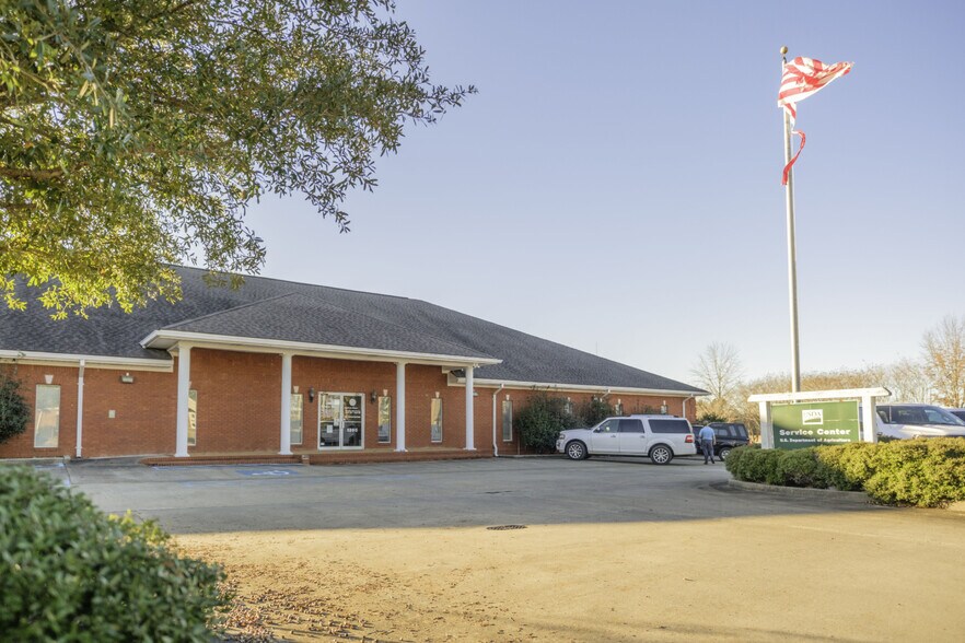 More Photos Of 1395 Johnny Johnson Dr, Brookhaven Office For Sale