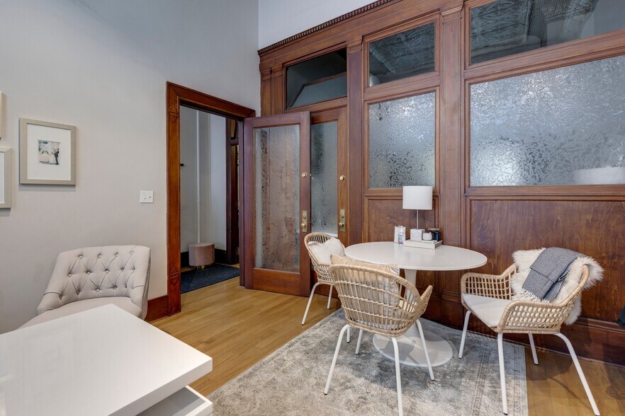 More Photos Of 606 Meredith Rd NE, Calgary General Retail For Sale