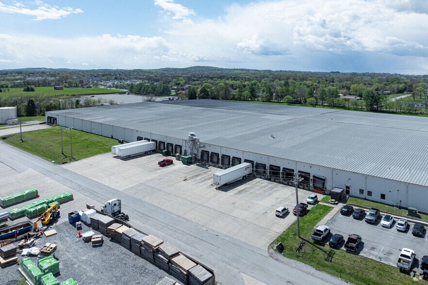 More Photos Of 1442 Toshiba Dr, Lebanon Distribution For Lease