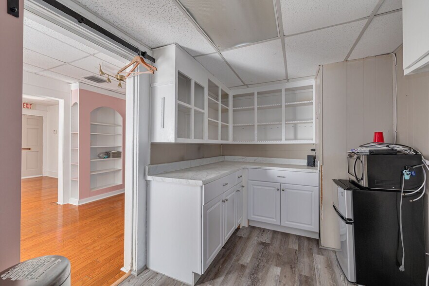 More Photos Of 132 7th Ave S, Safety Harbor Restaurant For Sale