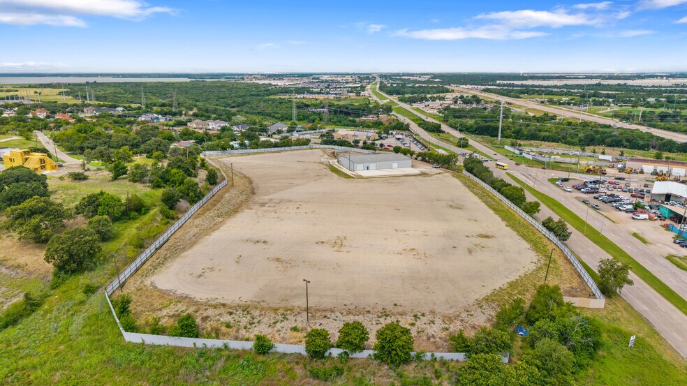More Photos Of 5956 W Jefferson Blvd, Dallas Distribution For Lease