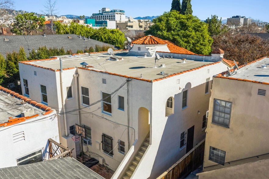 More Photos Of 205 S Reeves Dr, Beverly Hills Apartments For Sale