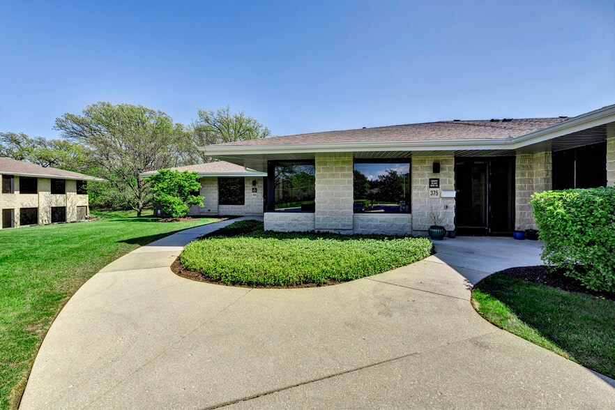 More Photos Of 300-490 Quail Ridge Dr, Westmont Unknown For Lease