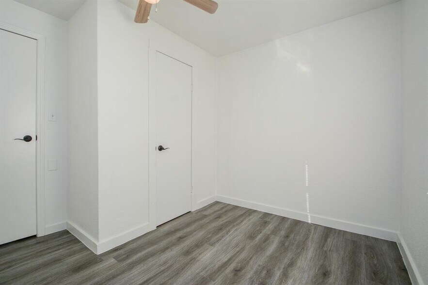 More Photos Of 22316 E Martin Dr, Porter Industrial For Sale