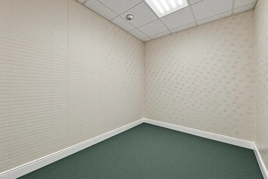 More Photos Of 24-26 Liberty Square Mall, Stony Point Office For Sale