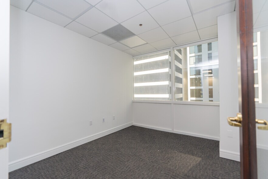 More Photos Of 1200 Brickell Ave, Miami Office For Sale