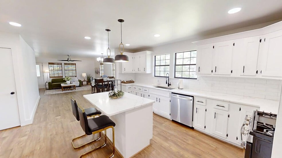 More Photos Of 1050 AL-160 Hwy, Warrior Flex For Sale