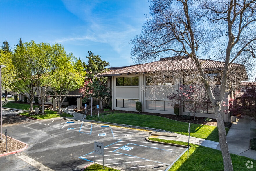 More Photos Of 3901 Lennane Dr, Sacramento Office For Lease