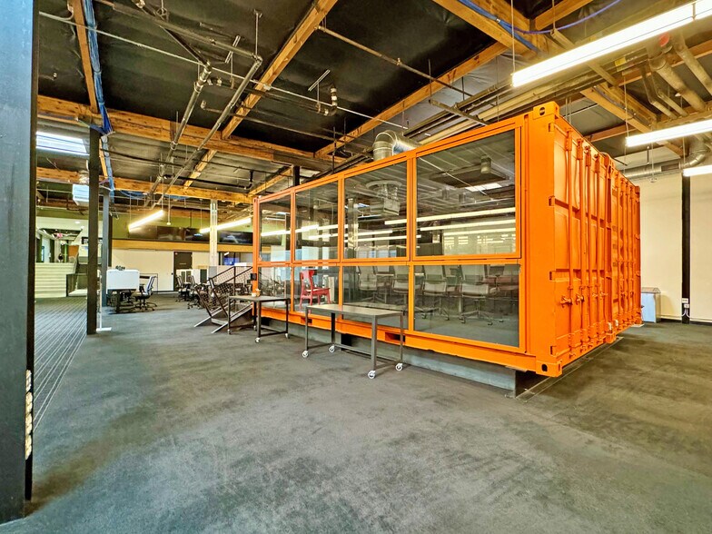 More Photos Of 6307 Carpinteria Ave, Carpinteria Loft Creative Space For Lease