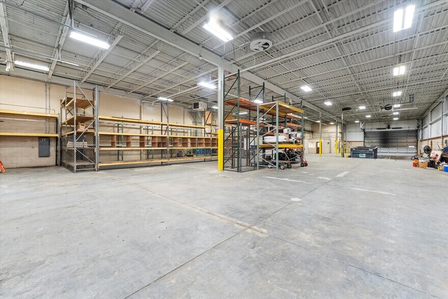 More Photos Of 16420 S Kilbourn Ave, Oak Forest Industrial For Sale