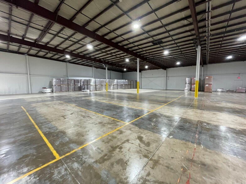 More Photos Of 513-539 E Hiawatha Blvd, Syracuse Warehouse For Sale