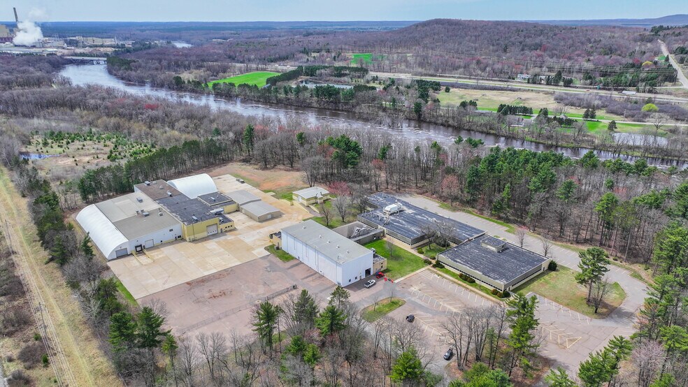 More Photos Of 301 W Military Rd, Rothschild Warehouse For Lease