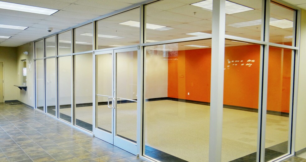 More Photos Of 8610 Air Park West Dr, Charlotte Warehouse For Lease