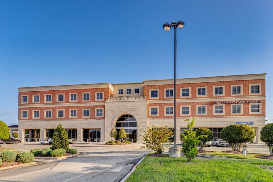 More Photos Of 4949 Fairmont Pky, Pasadena Office For Lease