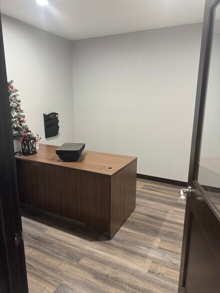 More Photos Of 6446 Road 3 NE, Moses Lake Flex For Lease