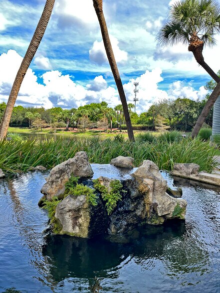 More Photos Of 1641 Worthington Rd, West Palm Beach Office For Lease