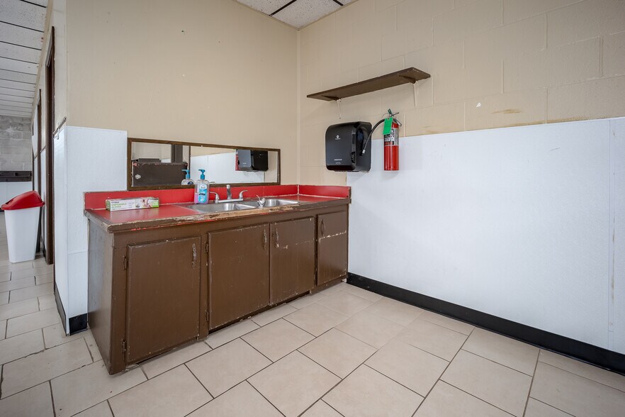 More Photos Of 3124 S Pennsylvania Ave, Oklahoma City Daycare Center For Sale