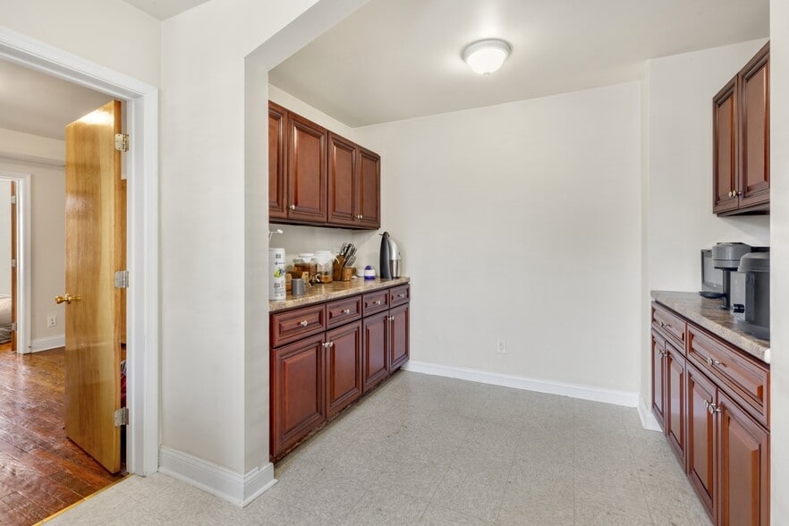 More Photos Of 4014 Market St, Philadelphia Storefront Retail Residential For Sale