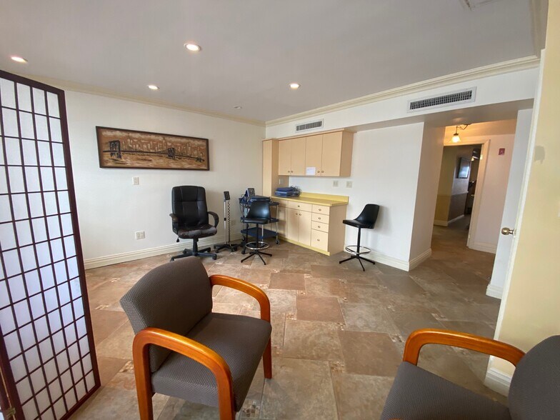 More Photos Of 352 86th St, Brooklyn Hospital For Lease