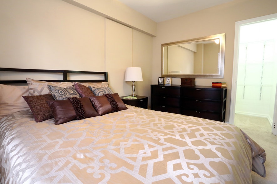 More Photos Of 5240 N Sheridan Rd, Chicago Apartments For Lease