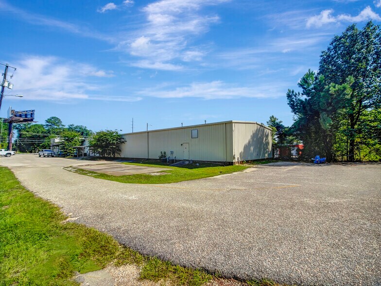 More Photos Of 3328 Rice Mine Rd NE, Tuscaloosa Flex For Lease