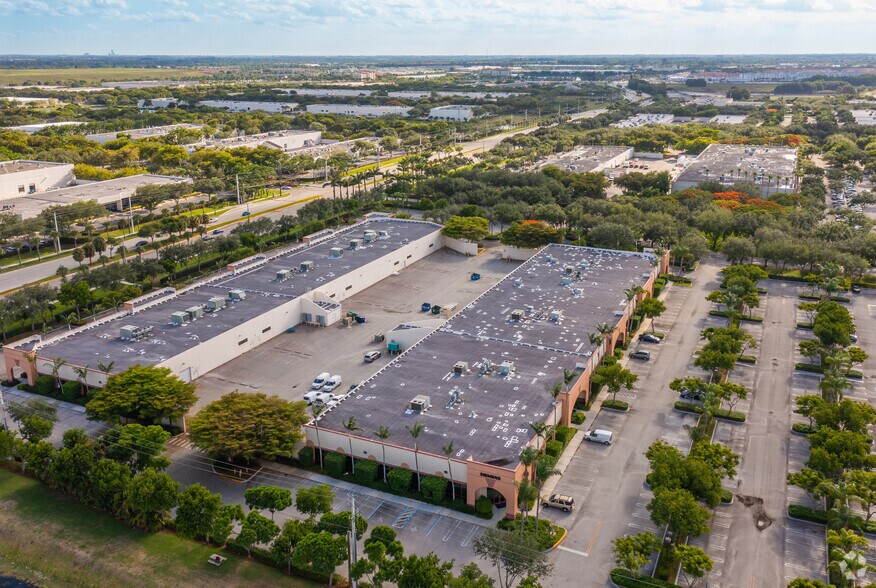 More Photos Of 3001-3045 N Commerce Pky, Miramar Office For Lease