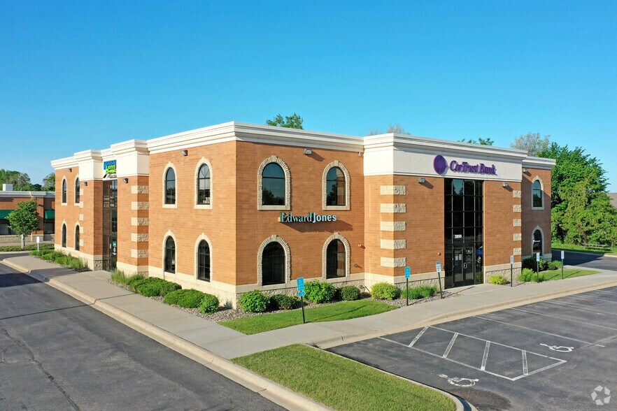 More Photos Of 2850 Cutters Grove Ave, Anoka Office For Lease