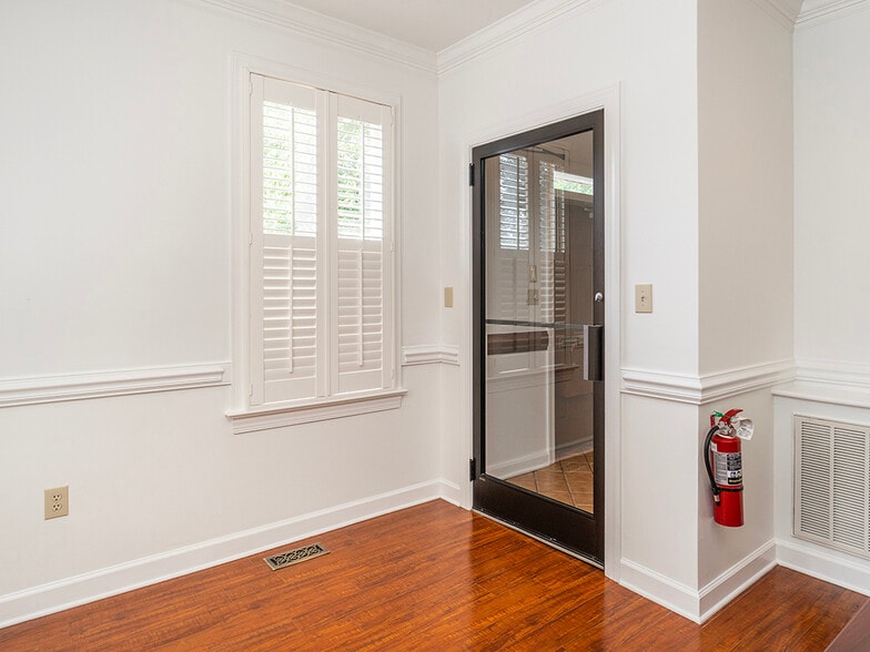 More Photos Of 3051-3057 S Church St, Burlington Office For Sale