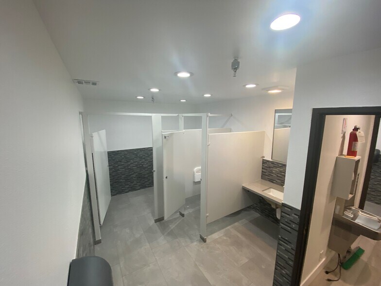 More Photos Of 23293 S Pointe Dr, Laguna Hills Medical For Lease