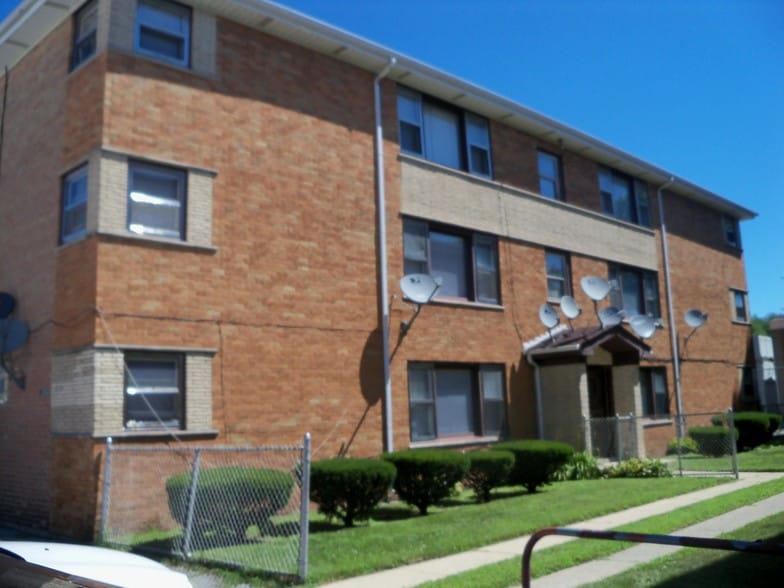 More Photos Of 12934 Page Ct, Blue Island Apartments For Sale