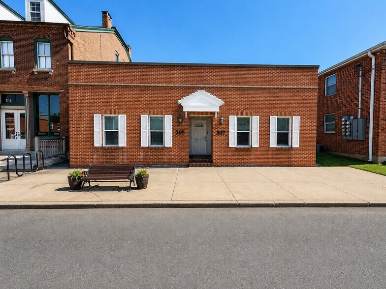 Primary Photo Of 305 Rue St Francois St, Florissant Office For Sale