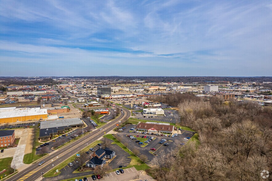 More Photos Of 4910 Dressler Rd NW, Canton Restaurant For Lease