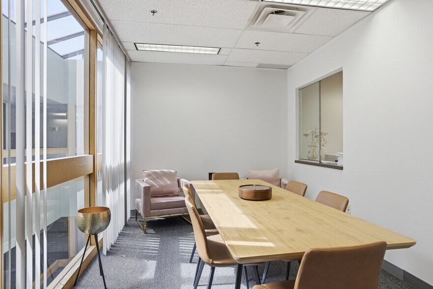 More Photos Of 101 Cambridge St, Burlington Medical For Lease