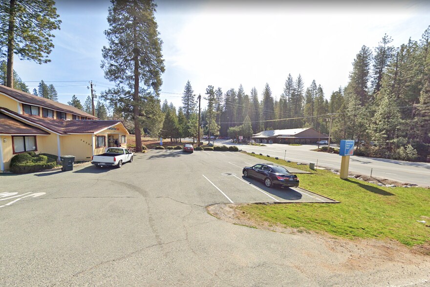 More Photos Of 26395 Buckhorn Ridge Rd, Pioneer Bank For Sale