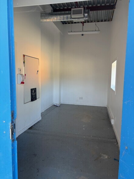 More Photos Of 1315 Tappen Valley Rd, Tappen Warehouse For Lease