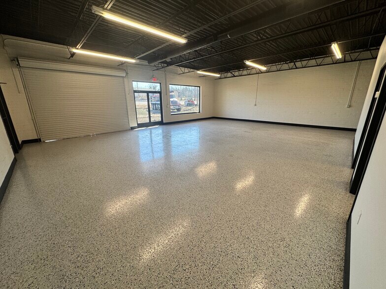 More Photos Of 2502-2504 English Rd, High Point Freestanding For Lease