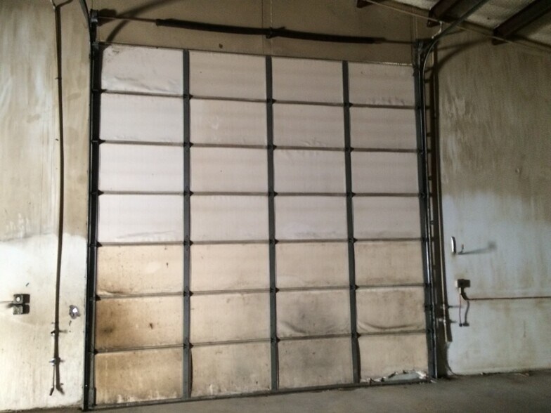 More Photos Of 1808 Barnett Dr, Weatherford Warehouse For Lease