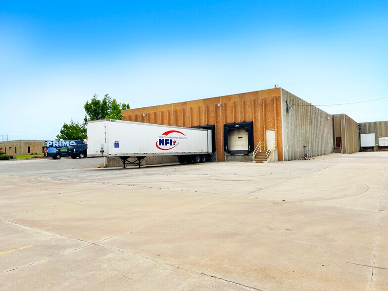 More Photos Of 4601 SW 36th St, Oklahoma City Warehouse For Lease