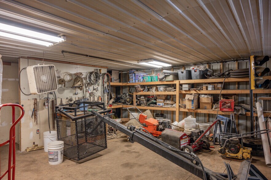 More Photos Of 1626 Academy St, Elroy Warehouse For Sale