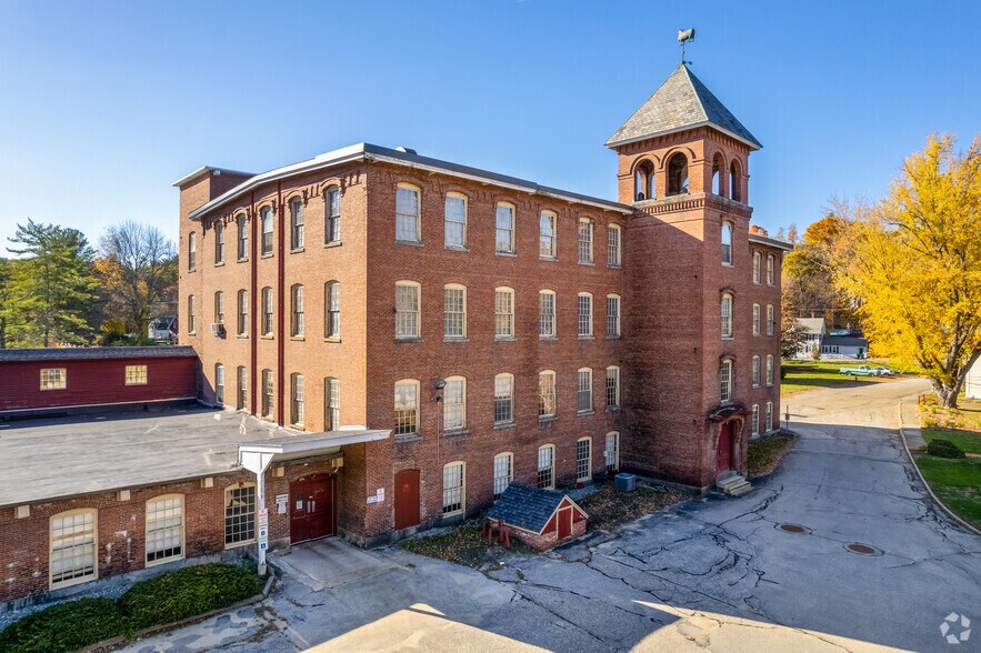 More Photos Of 1 Riverside Way, Wilton Warehouse For Lease