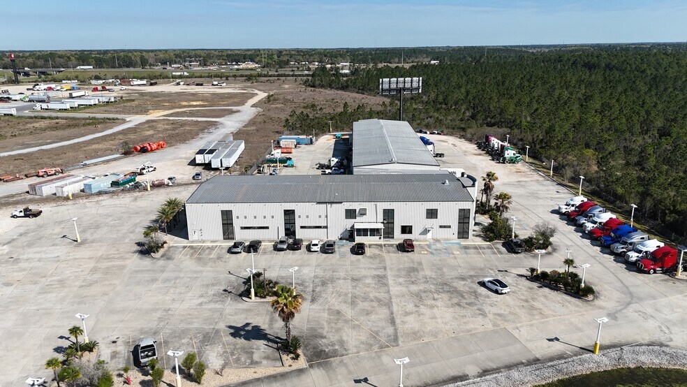 More Photos Of 9140 Canal Rd, Gulfport Light Distribution For Sale