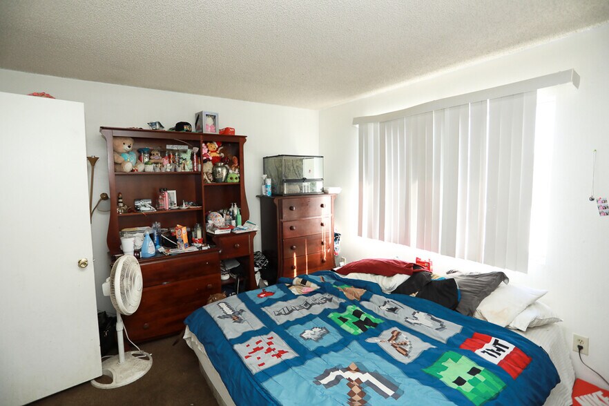 More Photos Of 241 W Philadelphia Ave, Las Vegas Apartments For Sale