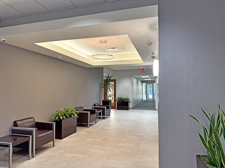 More Photos Of 17450 St. Lukes Way, The Woodlands Medical For Lease