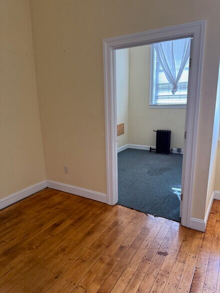 More Photos Of 419 Lincoln St, Marlborough Light Manufacturing For Lease