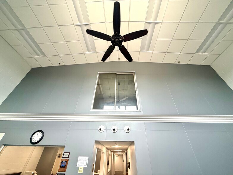 More Photos Of 200 E Lafayette St, Bloomington Service For Sale