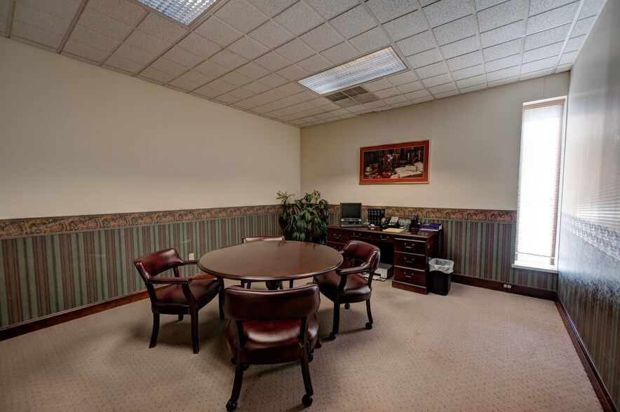 More Photos Of 1908 W Allen St, Allentown Office For Lease