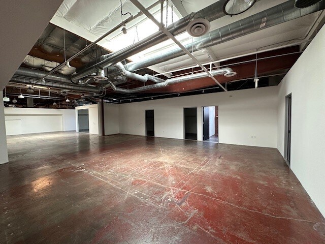 More Photos Of 1657-1669 12th St, Santa Monica Manufacturing For Lease