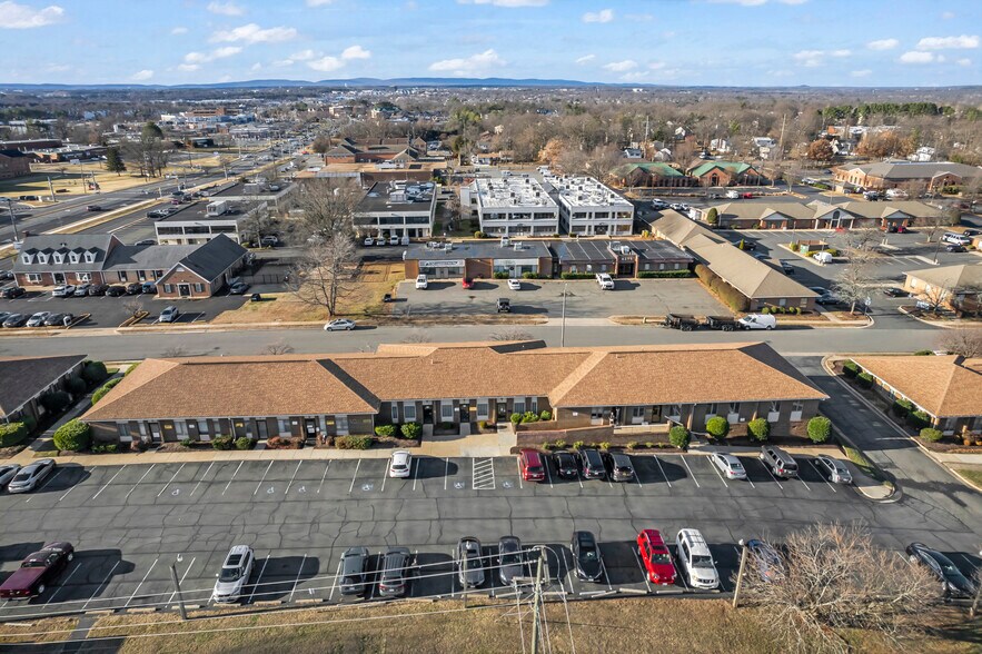 More Photos Of 9380 Forestwood Ln, Manassas Office For Lease